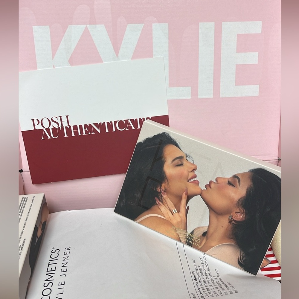 Kendall X Kylie Sister Sister Collection  Eyeshadow palette BNIB Authenticated